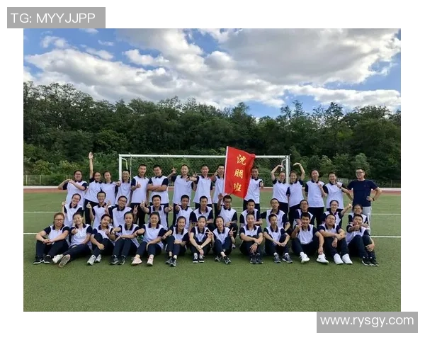 母亲节特别致敬足球球星名单及其与母亲深厚的情感故事